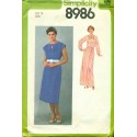 1970s Simplicity Sewing Pattern No. 8986 - Womens Belted Dress